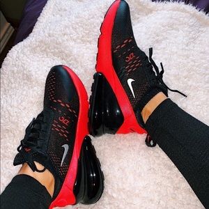 NIKE AIR MAX 270